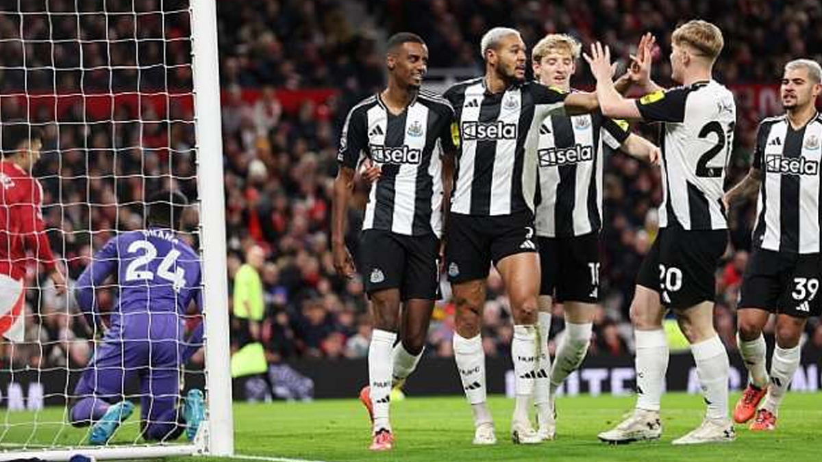 নিউক্যাসলের কাছে ২-০ গোলে হেরে বছর শেষ করলো ম্যানইউ